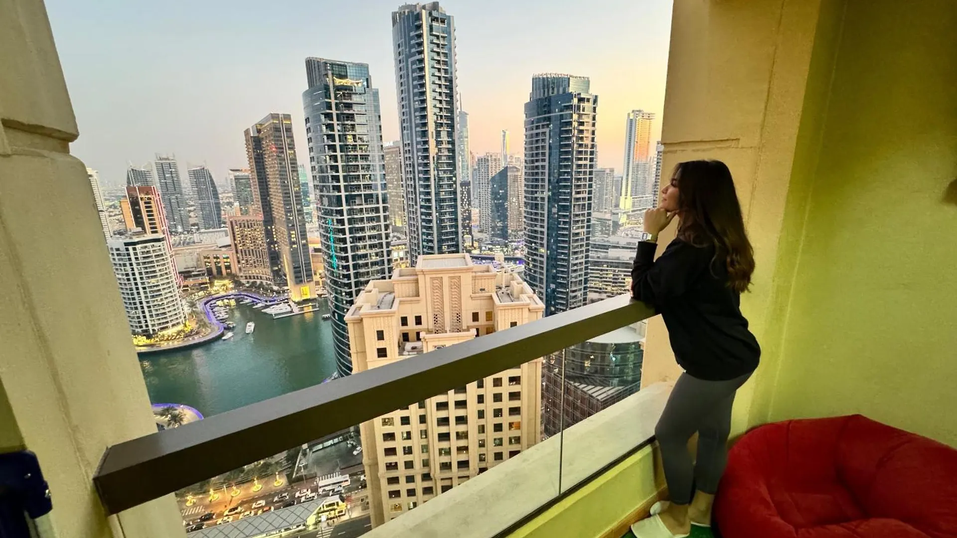 Hostel Berloga Capsule Jbr Dubai Vereinigte Arabische Emirate