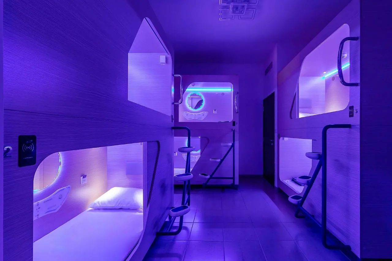 迪拜 Berloga Capsule Jbr旅舍 旅馆